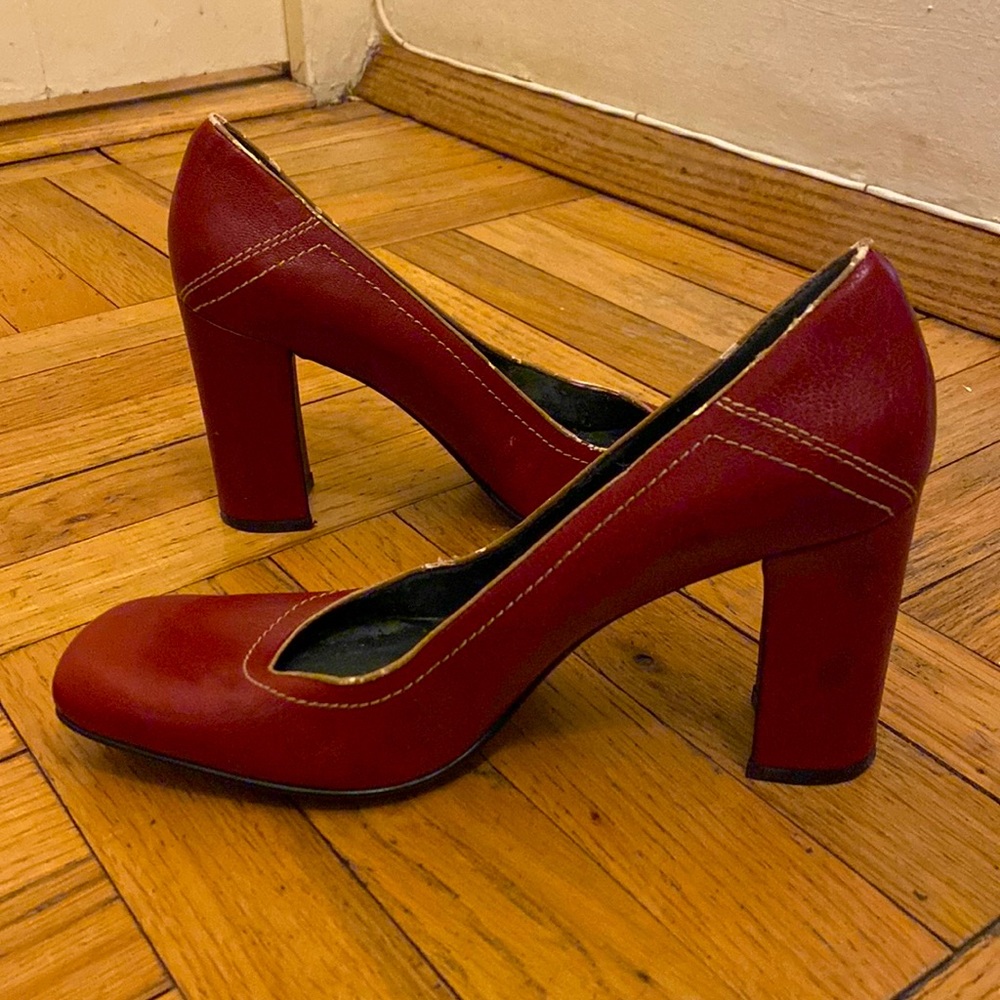Nine West square- toed deep red leather pumps